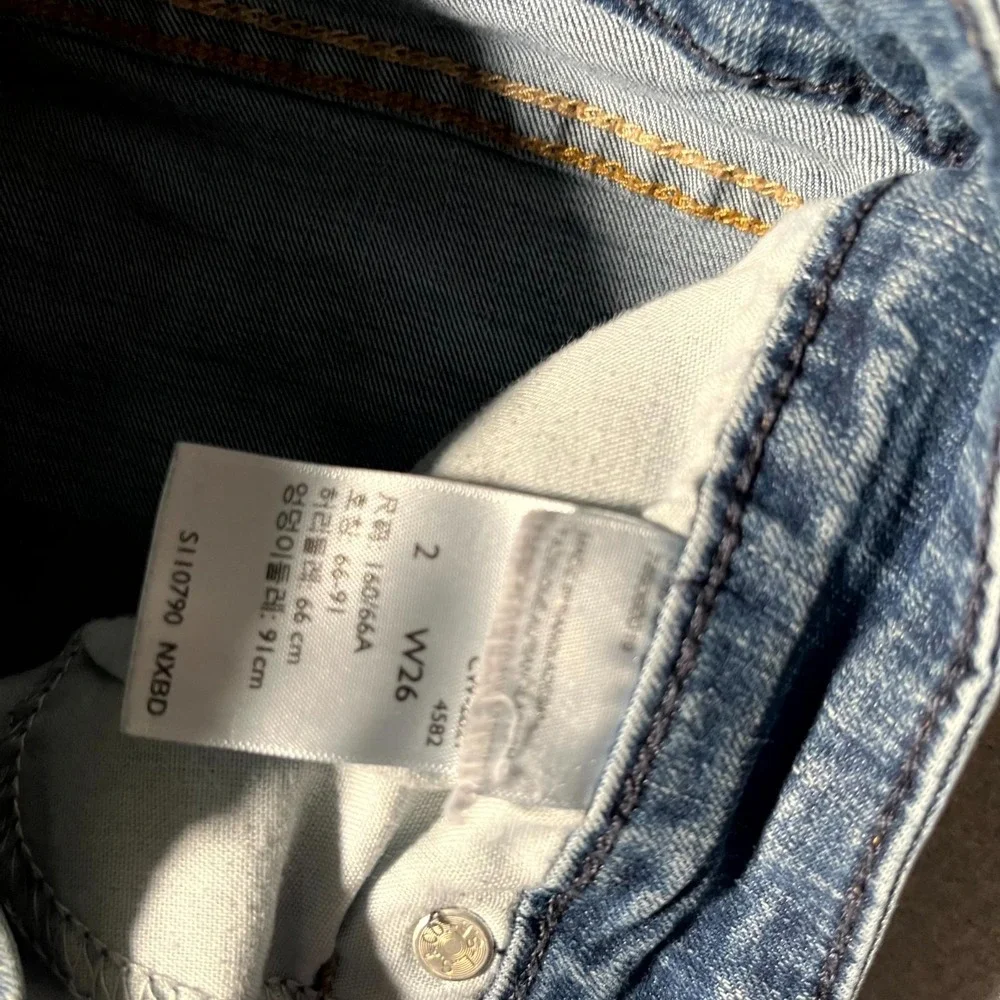 Signature By Levi Strauss & Co. Jeans Women 2 Blue Denim Mid Rise Capri Straight